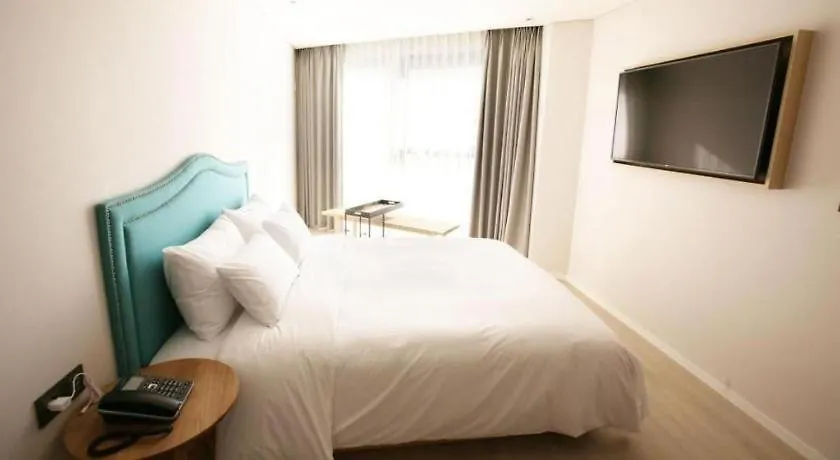 Londoner Hotel Busan 2*,