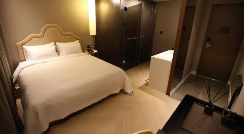Londoner Hotel Busan Motel