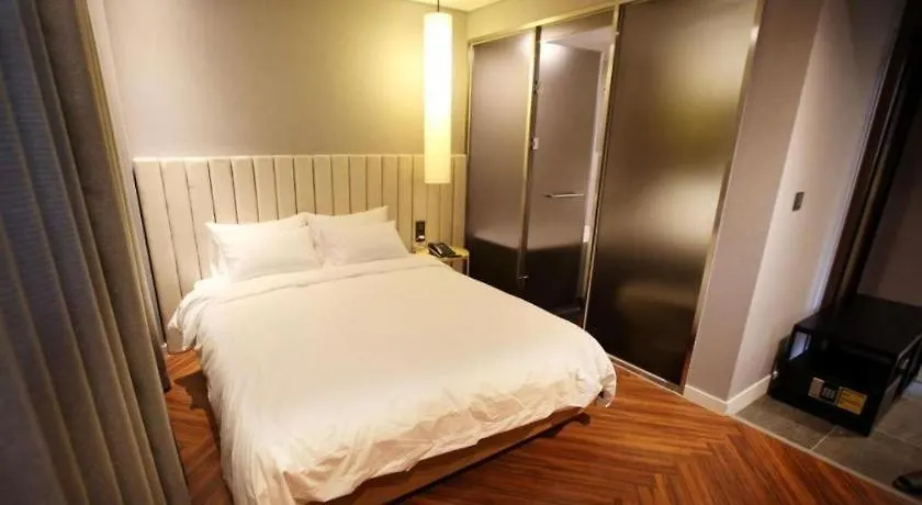 Londoner Hotel Busan 2*,  South Korea