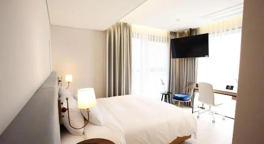 Londoner Hotel Busan 2*,  South Korea