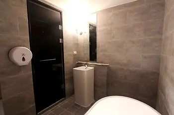 Londoner Hotel Busan Motel